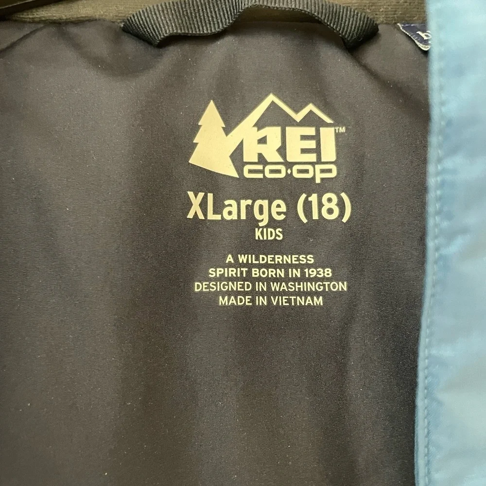 REI ski/snow insulated jacket kids size 18 (XL)